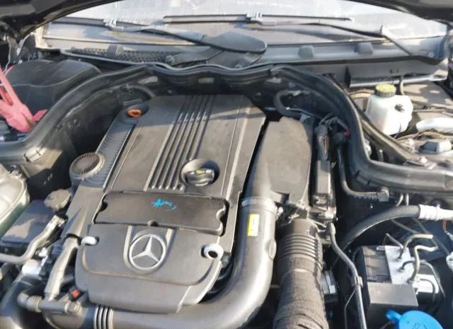 Photo 9 VIN: WDDGF4HB4DR265344 - MERCEDES-BENZ C-CLASS 