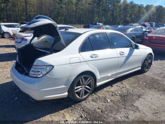 Photo 3 VIN: WDDGF4HB4DR274979 - MERCEDES-BENZ C 250 