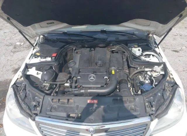 Photo 9 VIN: WDDGF4HB4DR293418 - MERCEDES-BENZ C-CLASS 