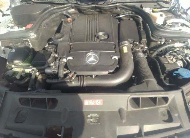 Photo 9 VIN: WDDGF4HB4DR301453 - MERCEDES-BENZ C-CLASS 