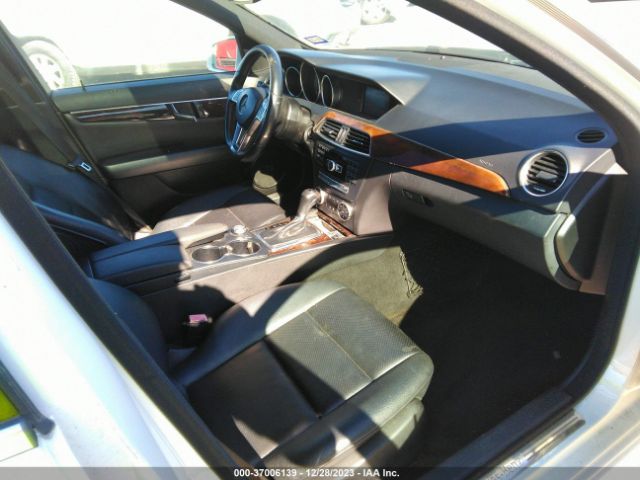 Photo 4 VIN: WDDGF4HB4EA932526 - MERCEDES-BENZ C-CLASS 