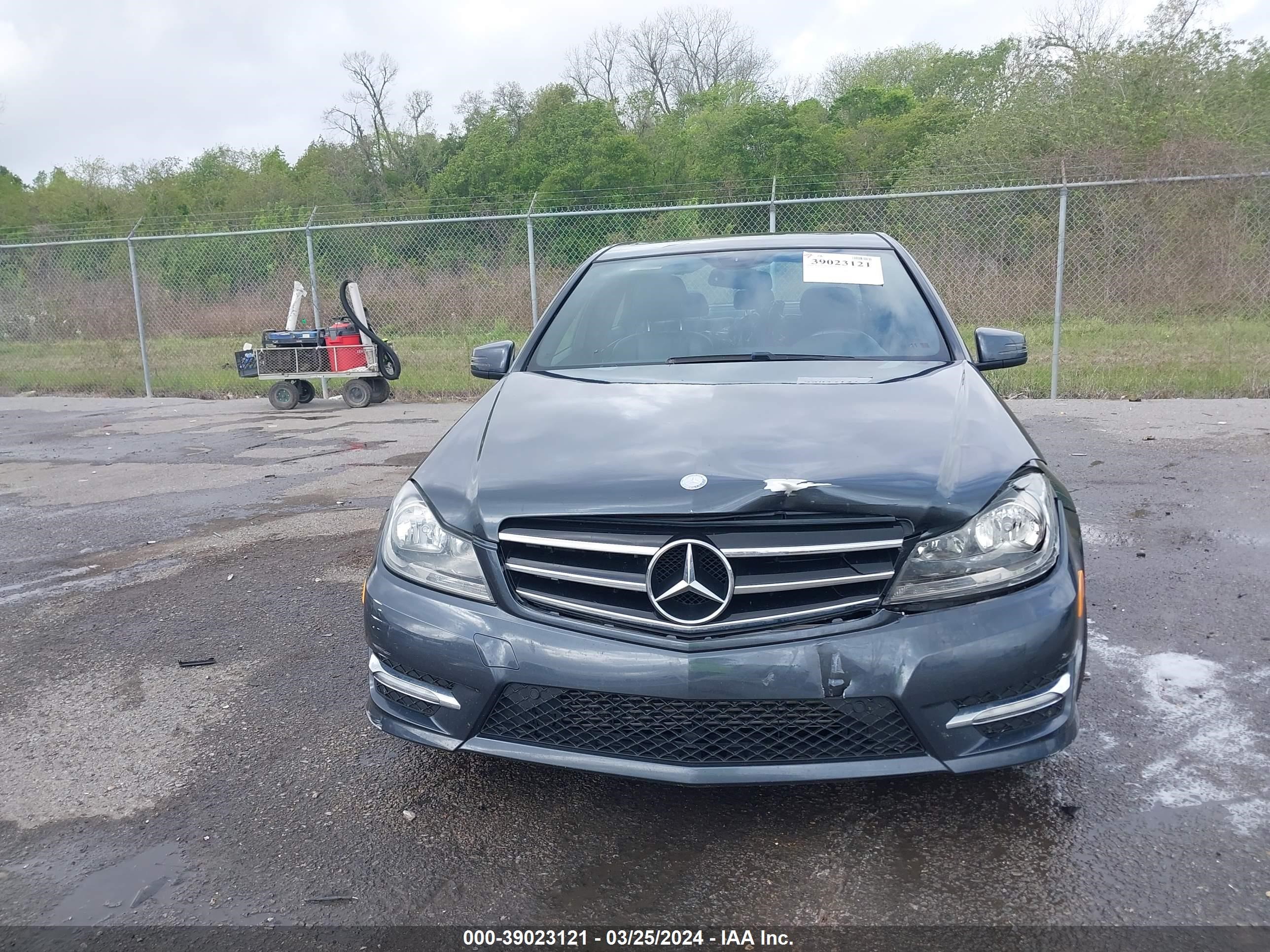 Photo 11 VIN: WDDGF4HB4EA942568 - MERCEDES-BENZ NULL 