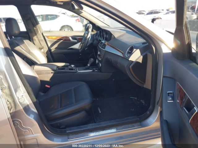 Photo 4 VIN: WDDGF4HB4EA953103 - MERCEDES-BENZ C 250 