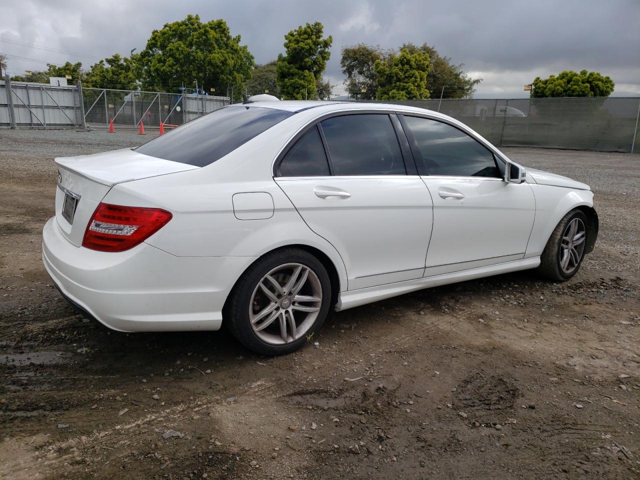 Photo 2 VIN: WDDGF4HB4EA956941 - MERCEDES-BENZ C-KLASSE 