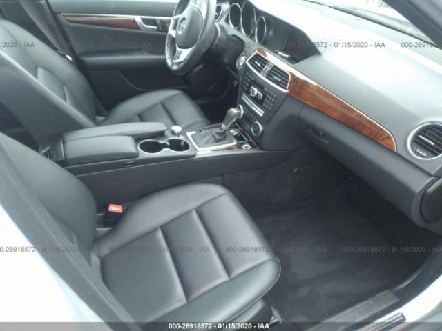 Photo 4 VIN: WDDGF4HB4EG222653 - MERCEDES-BENZ C-CLASS 