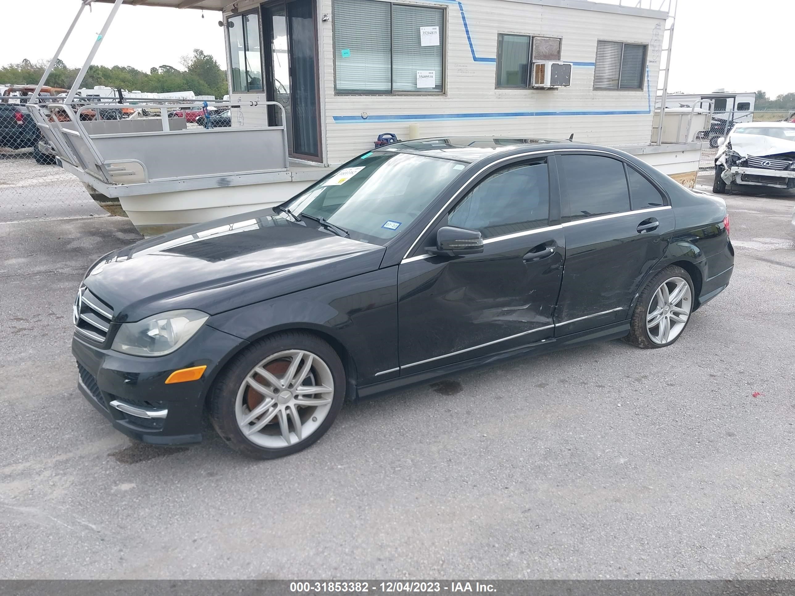 Photo 1 VIN: WDDGF4HB4ER314267 - MERCEDES-BENZ C-KLASSE 