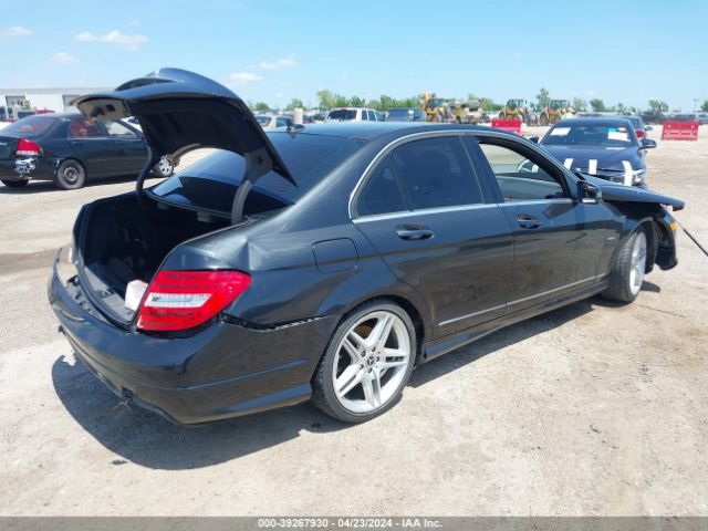 Photo 3 VIN: WDDGF4HB5CA603170 - MERCEDES-BENZ C 250 