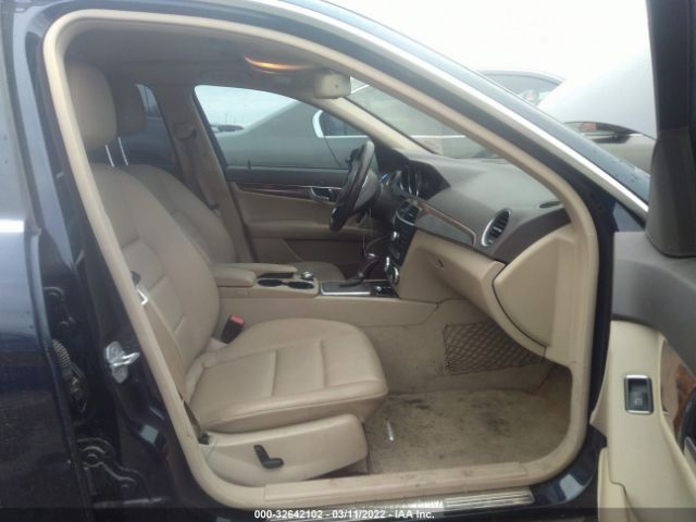 Photo 4 VIN: WDDGF4HB5CA604156 - MERCEDES-BENZ C-CLASS 