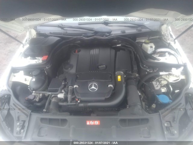 Photo 9 VIN: WDDGF4HB5CA653972 - MERCEDES-BENZ C-CLASS 