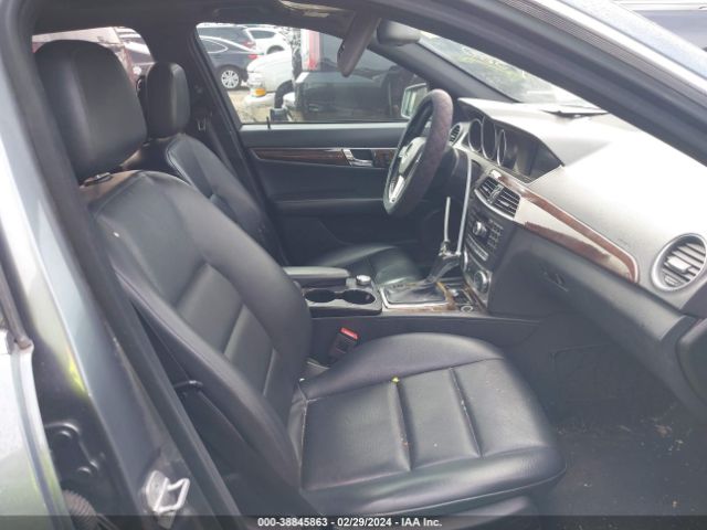 Photo 4 VIN: WDDGF4HB5CR213025 - MERCEDES-BENZ C 250 