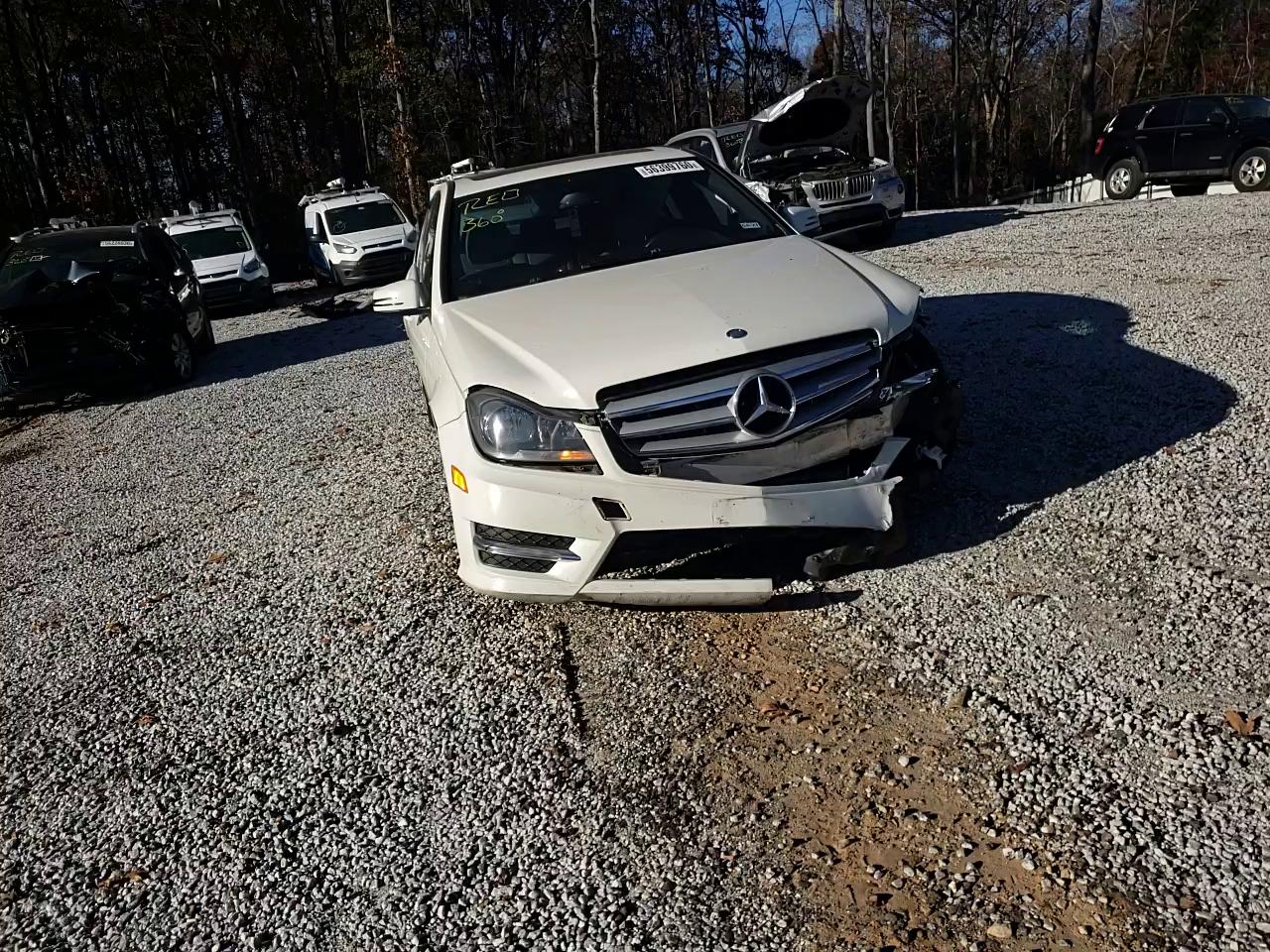 Photo 10 VIN: WDDGF4HB5CR214045 - MERCEDES-BENZ C 250 