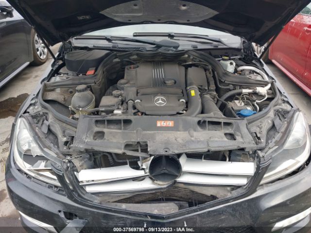 Photo 9 VIN: WDDGF4HB5CR215728 - MERCEDES-BENZ C-CLASS 