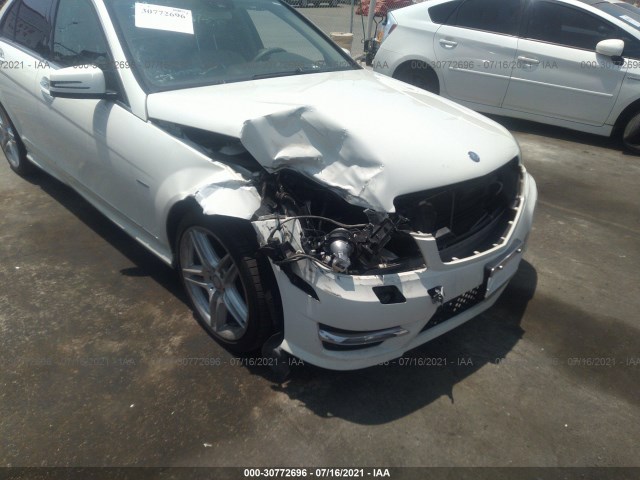 Photo 5 VIN: WDDGF4HB5CR218757 - MERCEDES-BENZ C-CLASS 