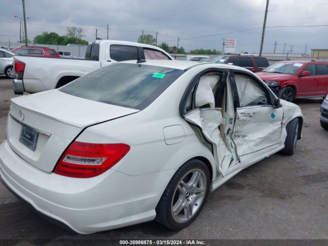 Photo 3 VIN: WDDGF4HB5CR224798 - MERCEDES-BENZ C 250 