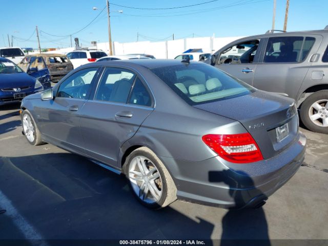 Photo 2 VIN: WDDGF4HB5CR232013 - MERCEDES-BENZ C 250 