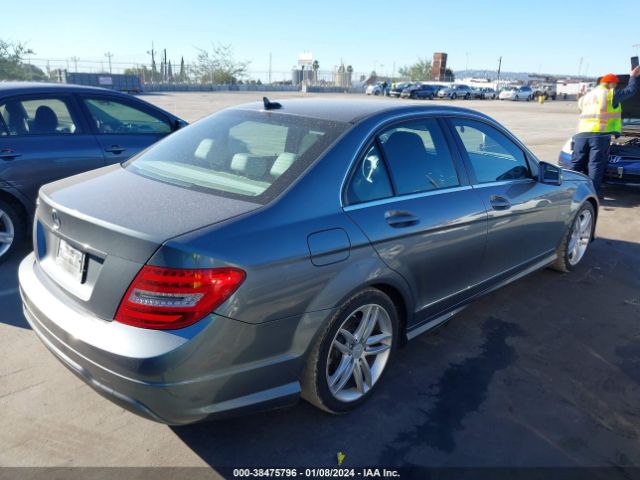 Photo 3 VIN: WDDGF4HB5CR232013 - MERCEDES-BENZ C 250 