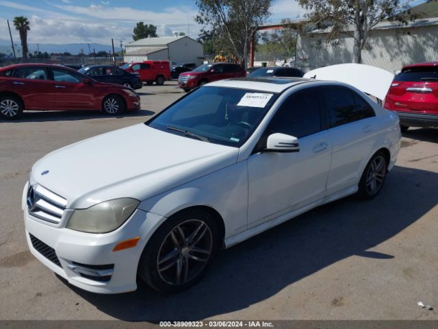 Photo 1 VIN: WDDGF4HB5DA748517 - MERCEDES-BENZ C 250 