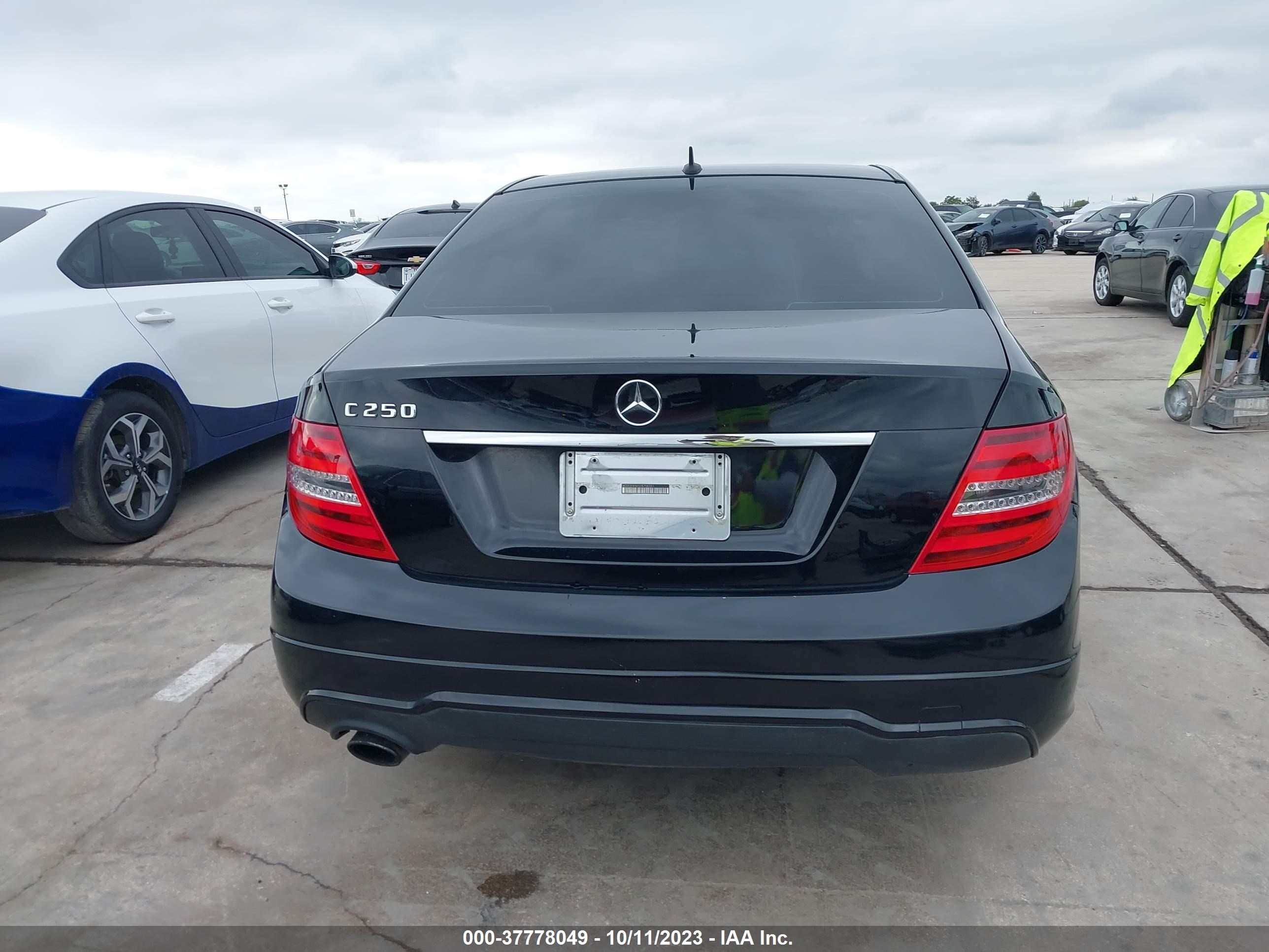 Photo 16 VIN: WDDGF4HB5DA756391 - MERCEDES-BENZ C-KLASSE 