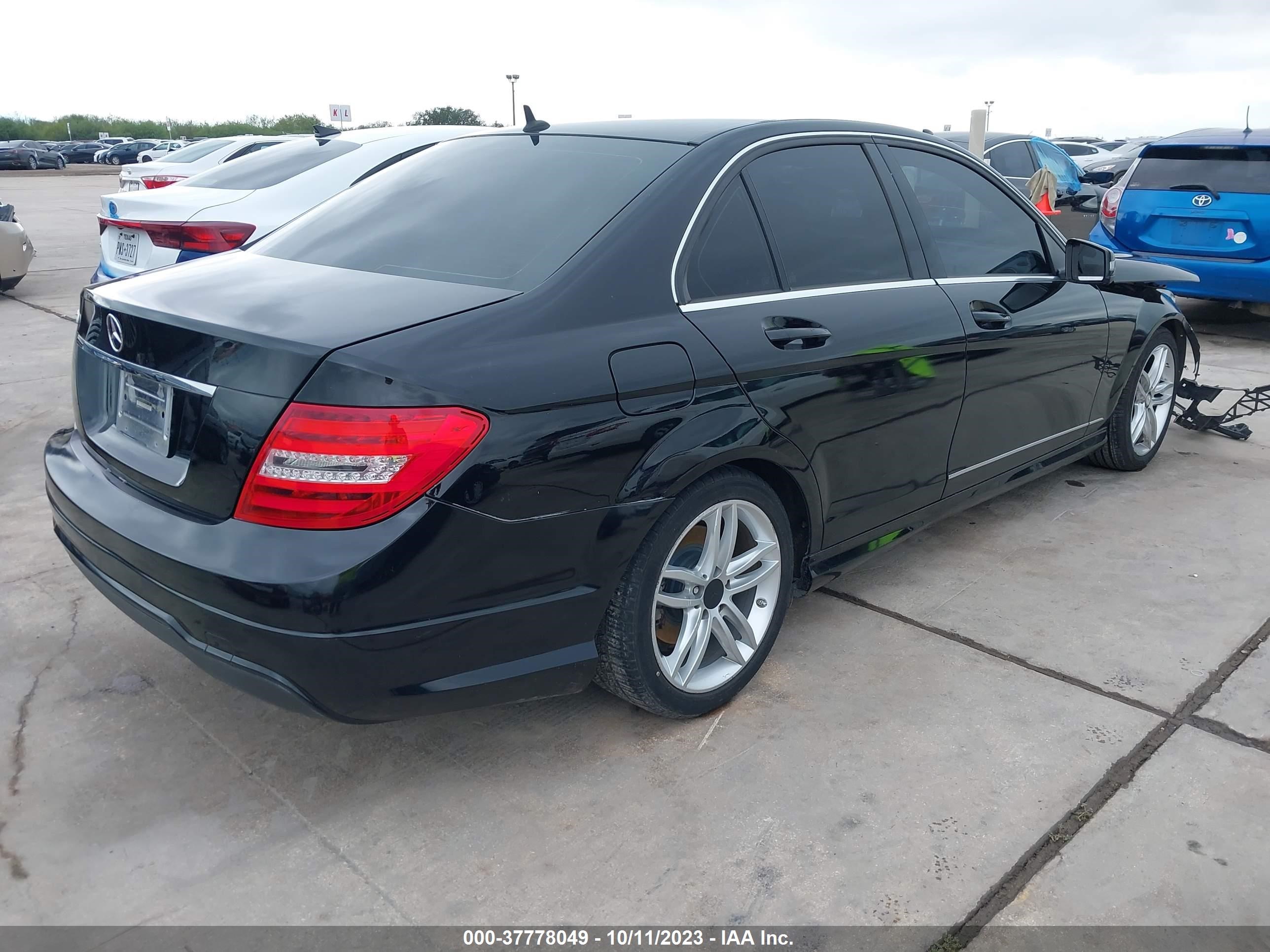 Photo 3 VIN: WDDGF4HB5DA756391 - MERCEDES-BENZ C-KLASSE 