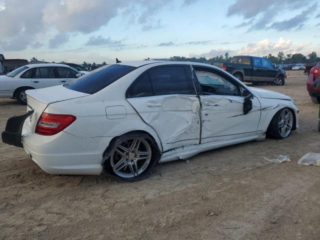 Photo 2 VIN: WDDGF4HB5DA802141 - MERCEDES-BENZ C 250 