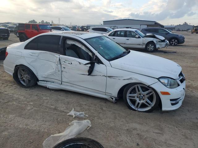 Photo 3 VIN: WDDGF4HB5DA802141 - MERCEDES-BENZ C 250 