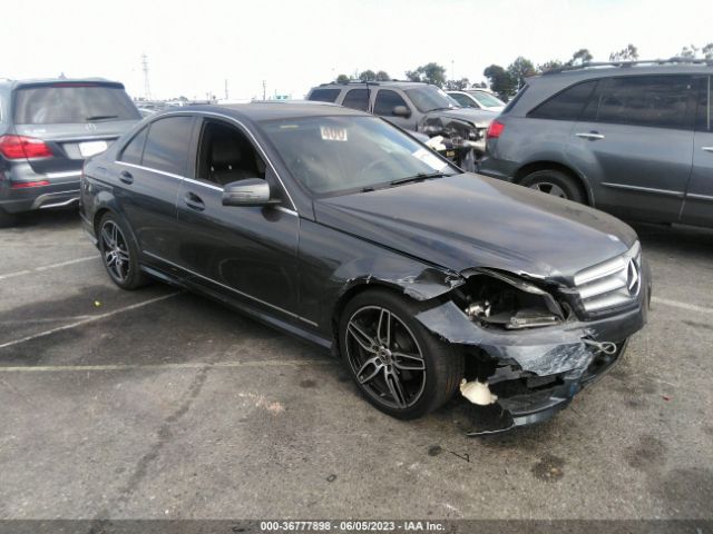 Photo 0 VIN: WDDGF4HB5DA828111 - MERCEDES-BENZ C 250 