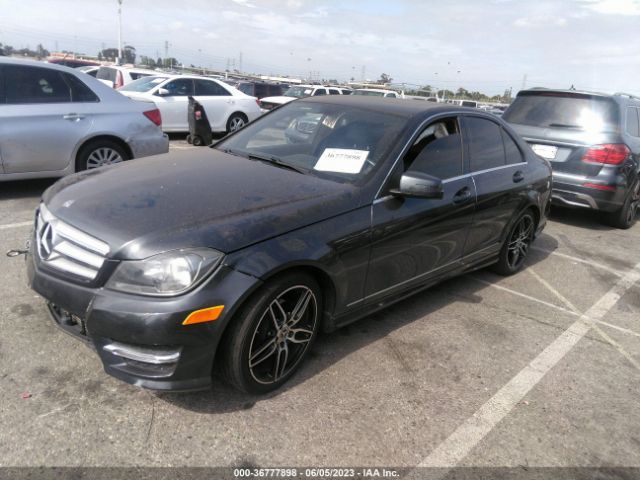 Photo 1 VIN: WDDGF4HB5DA828111 - MERCEDES-BENZ C 250 