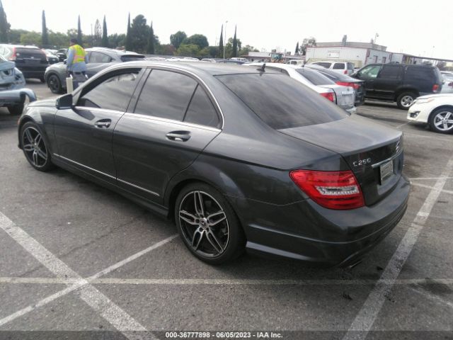 Photo 2 VIN: WDDGF4HB5DA828111 - MERCEDES-BENZ C 250 