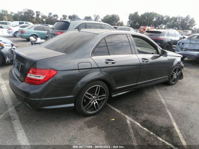 Photo 3 VIN: WDDGF4HB5DA828111 - MERCEDES-BENZ C 250 