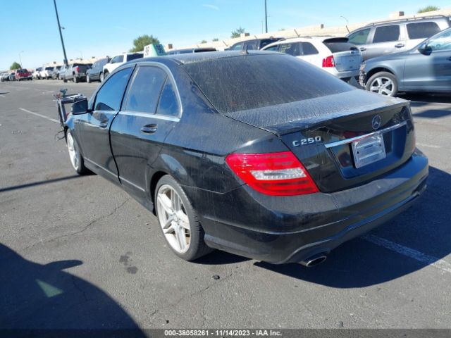 Photo 2 VIN: WDDGF4HB5DA837357 - MERCEDES-BENZ C 250 