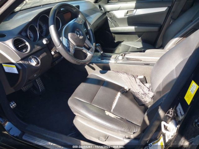 Photo 4 VIN: WDDGF4HB5DA837357 - MERCEDES-BENZ C 250 