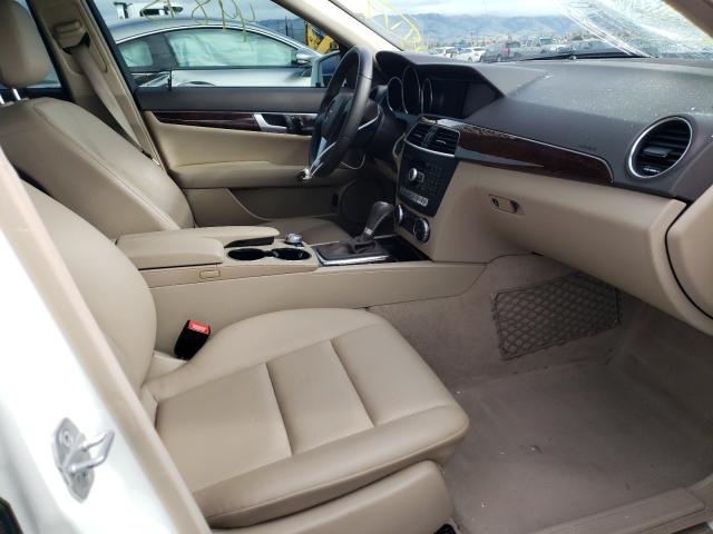 Photo 4 VIN: WDDGF4HB5DA867734 - MERCEDES-BENZ C-CLASS 