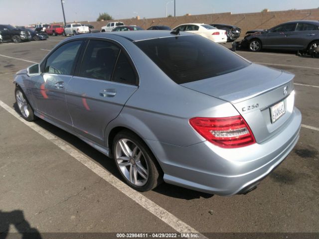 Photo 2 VIN: WDDGF4HB5DR244051 - MERCEDES-BENZ C-CLASS 