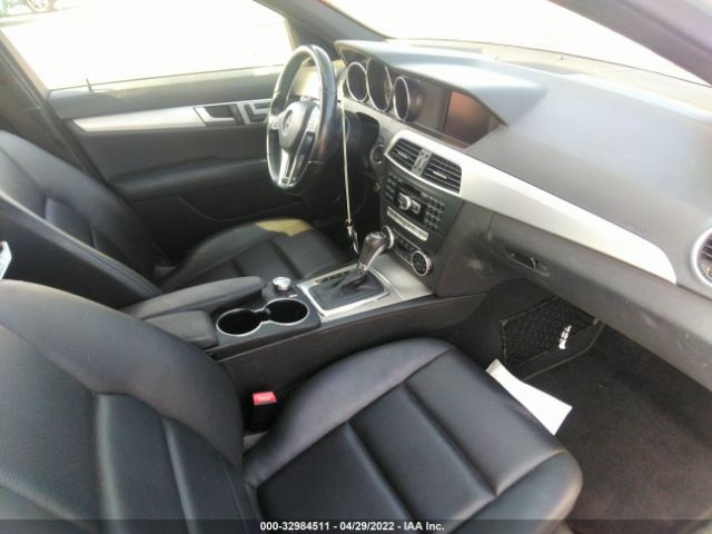 Photo 4 VIN: WDDGF4HB5DR244051 - MERCEDES-BENZ C-CLASS 