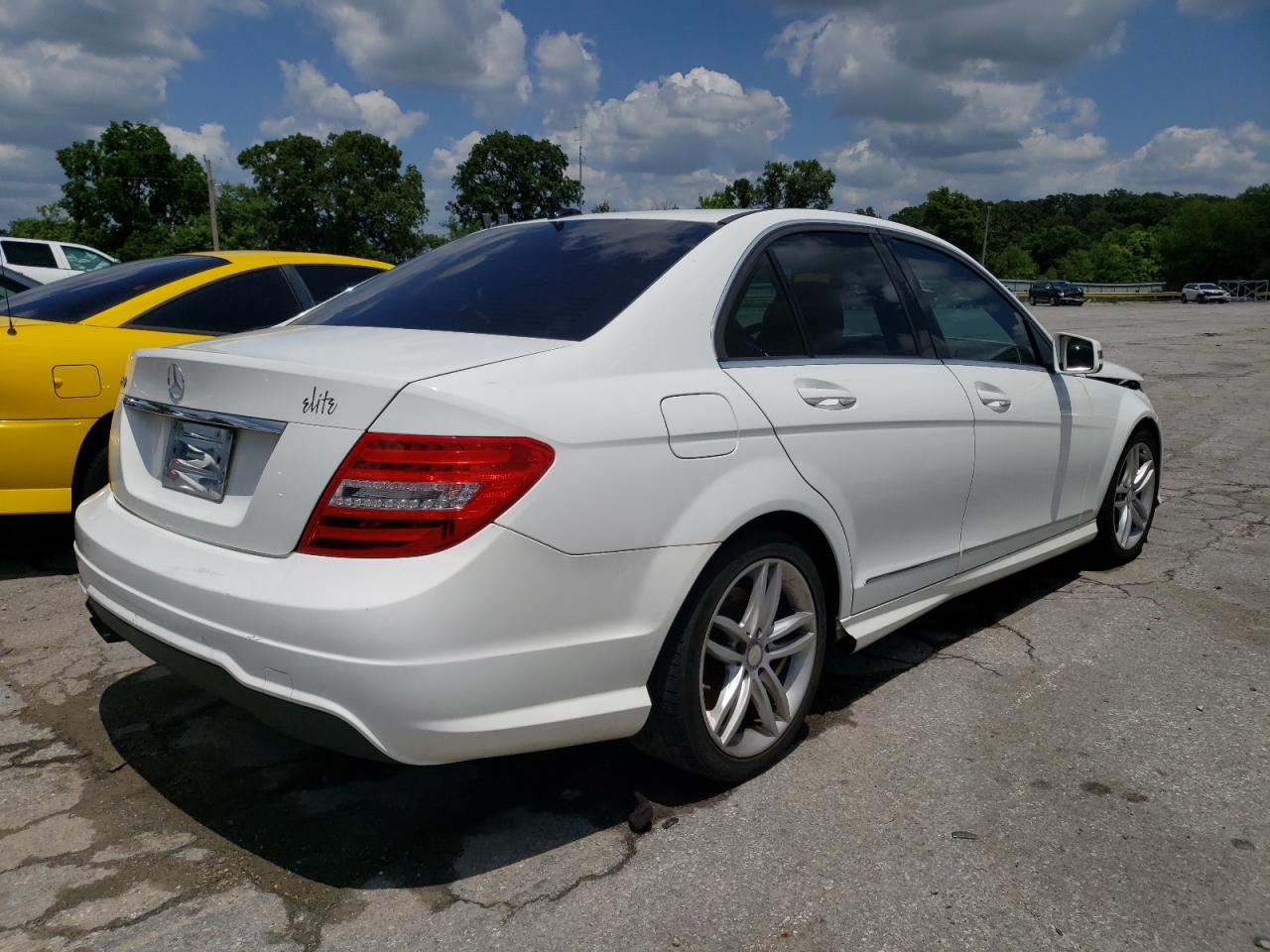 Photo 2 VIN: WDDGF4HB5DR247421 - MERCEDES-BENZ C 250 