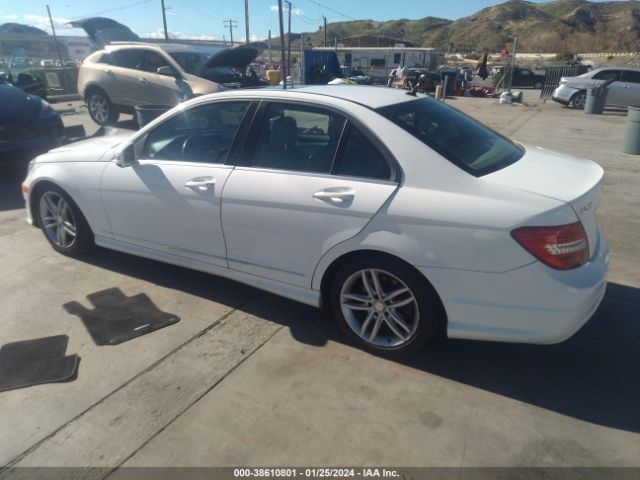 Photo 2 VIN: WDDGF4HB5DR275400 - MERCEDES-BENZ C 250 