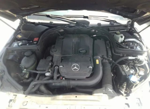 Photo 9 VIN: WDDGF4HB5DR279639 - MERCEDES-BENZ C-CLASS 