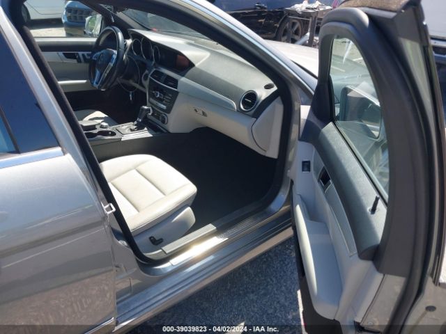 Photo 4 VIN: WDDGF4HB5DR291175 - MERCEDES-BENZ C 250 