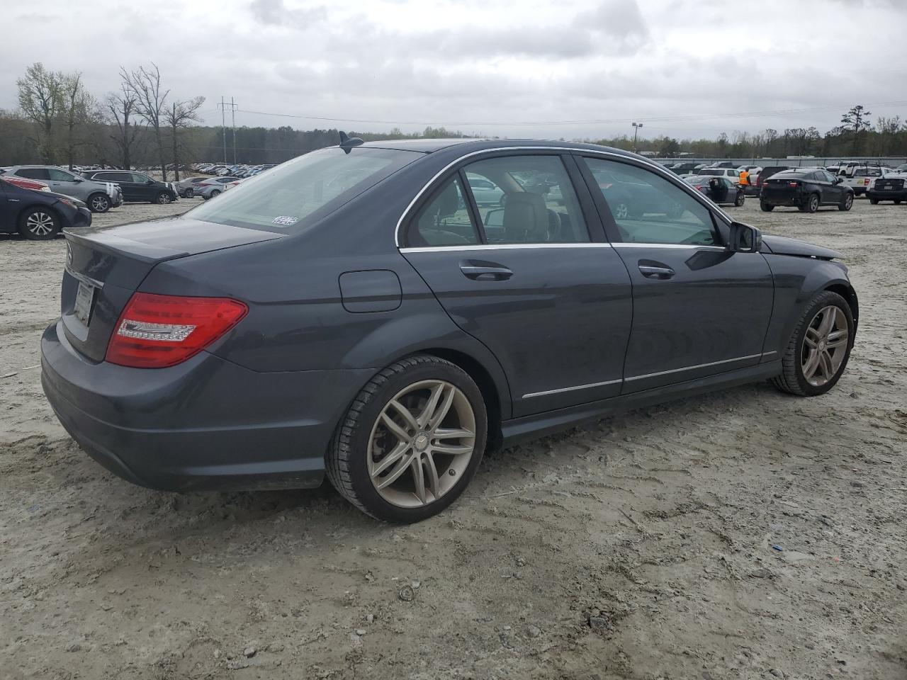 Photo 2 VIN: WDDGF4HB5DR297137 - MERCEDES-BENZ C-KLASSE 