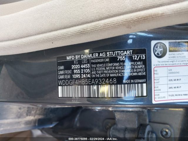 Photo 8 VIN: WDDGF4HB5EA932468 - MERCEDES-BENZ C-CLASS 