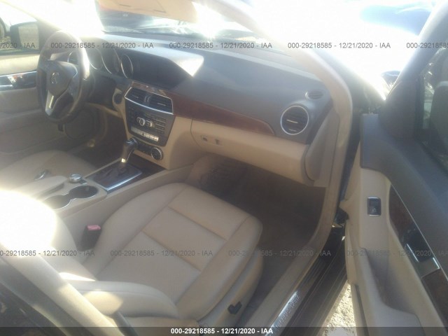 Photo 4 VIN: WDDGF4HB5EA947021 - MERCEDES-BENZ C-CLASS 