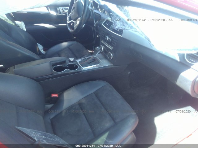 Photo 4 VIN: WDDGF4HB5EA964983 - MERCEDES-BENZ C-CLASS 