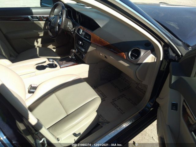 Photo 4 VIN: WDDGF4HB6CA619216 - MERCEDES-BENZ C-CLASS 