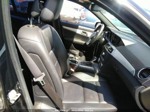 Photo 4 VIN: WDDGF4HB6CA628157 - MERCEDES-BENZ C-CLASS 