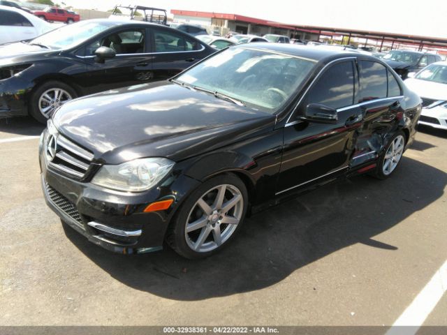 Photo 5 VIN: WDDGF4HB6CA628157 - MERCEDES-BENZ C-CLASS 