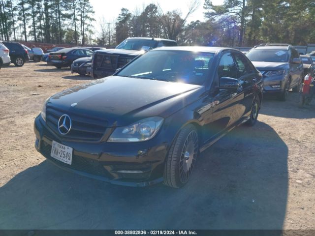 Photo 1 VIN: WDDGF4HB6CA635707 - MERCEDES-BENZ C 250 