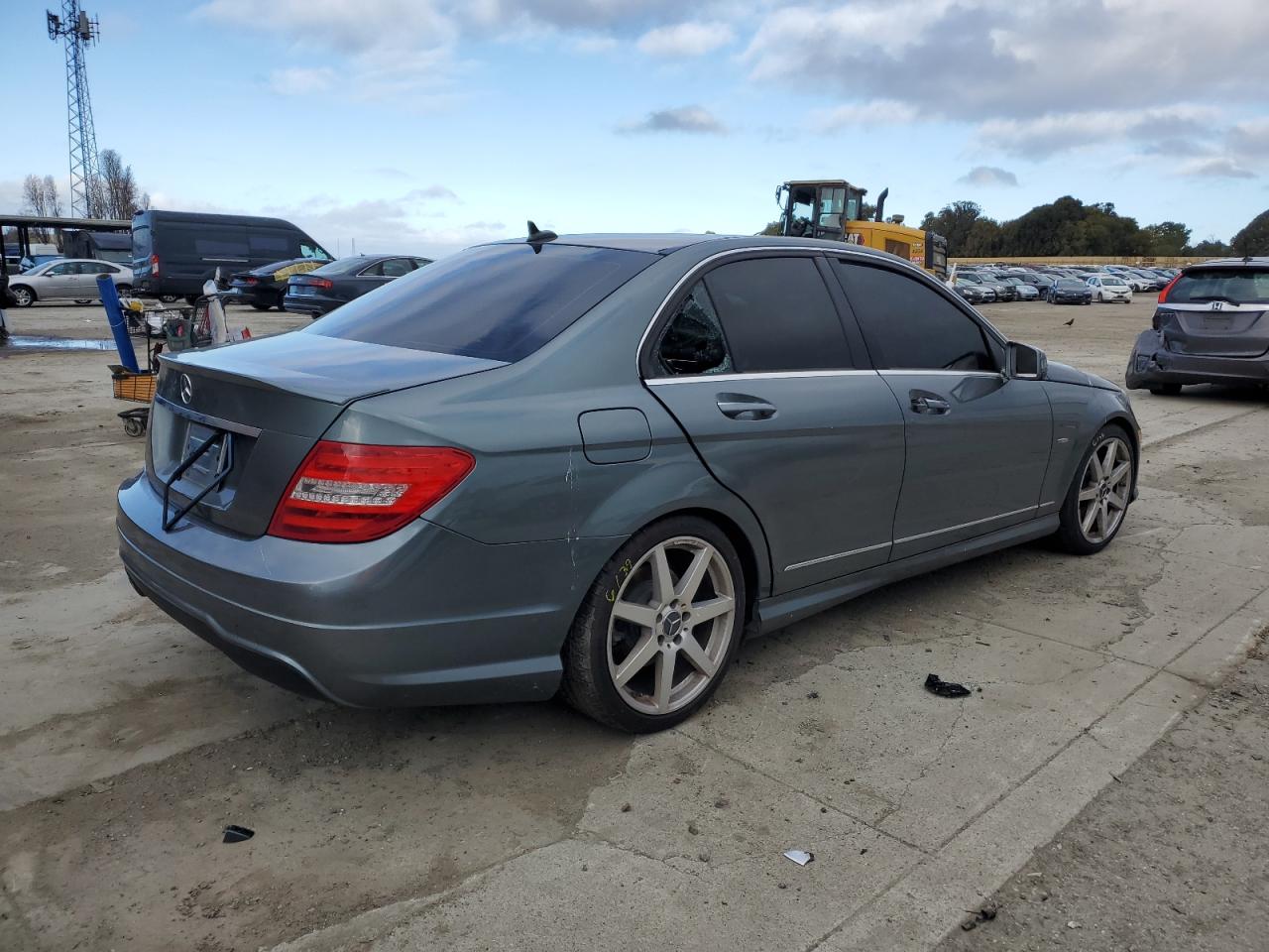 Photo 2 VIN: WDDGF4HB6CA643368 - MERCEDES-BENZ C-KLASSE 