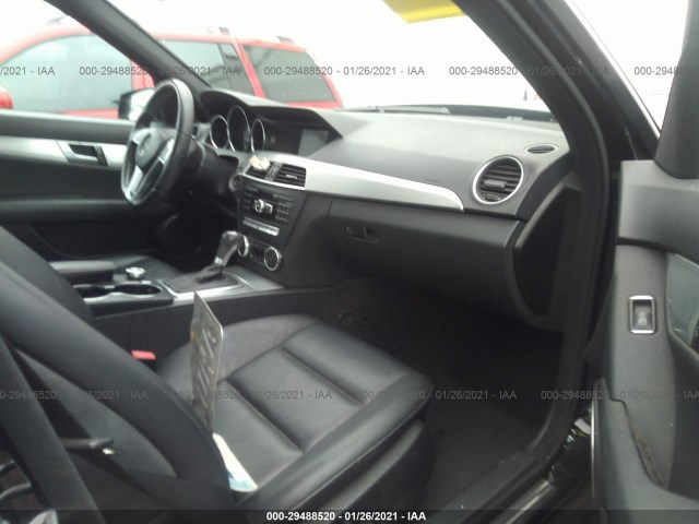 Photo 4 VIN: WDDGF4HB6CA672711 - MERCEDES-BENZ C-CLASS 