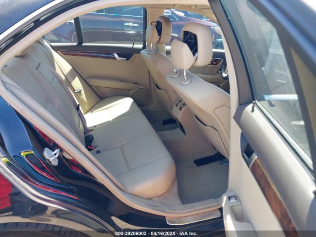 Photo 7 VIN: WDDGF4HB6CR197563 - MERCEDES-BENZ C-CLASS 