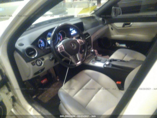 Photo 4 VIN: WDDGF4HB6CR213471 - MERCEDES-BENZ C-CLASS 